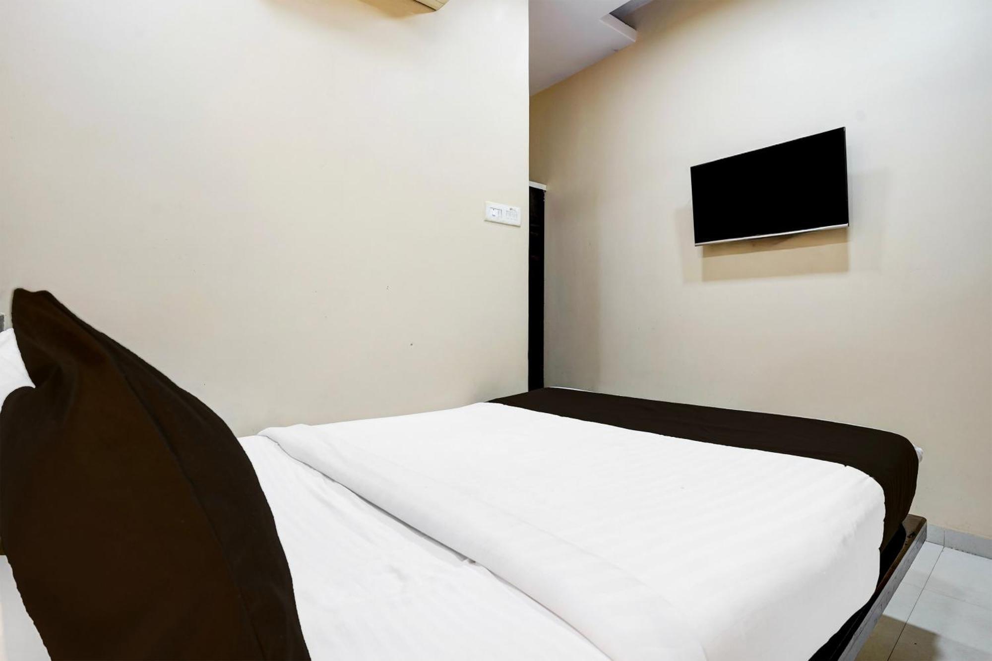 Airport Metro Hotel Mumbai Eksteriør bilde
