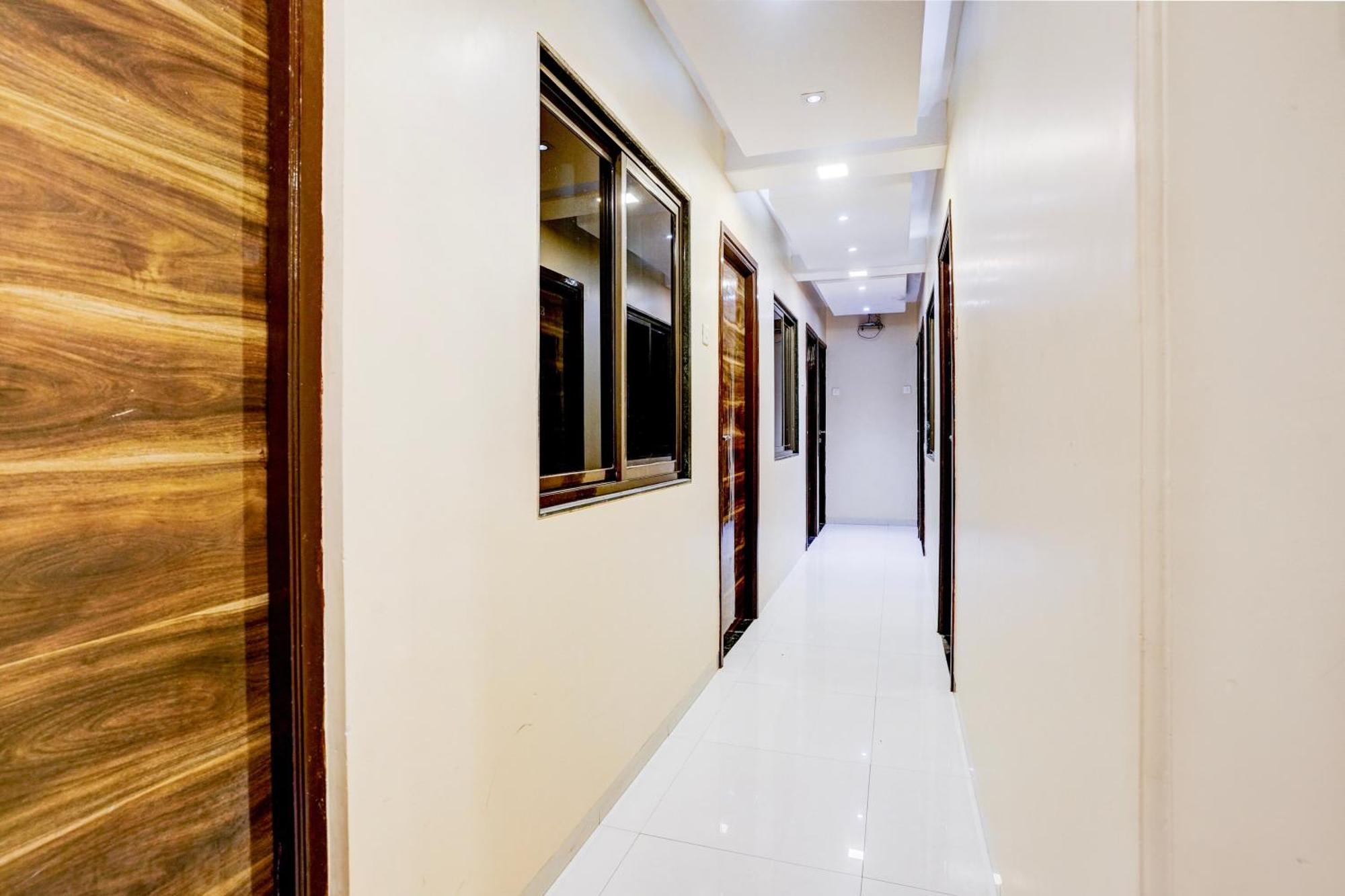 Airport Metro Hotel Mumbai Eksteriør bilde