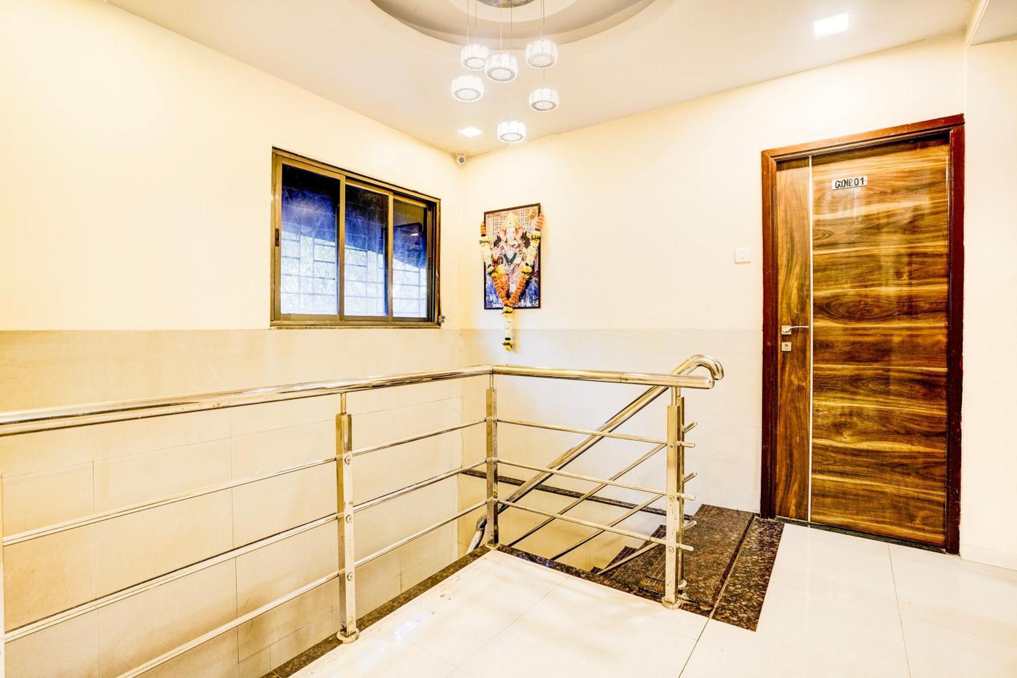 Airport Metro Hotel Mumbai Eksteriør bilde