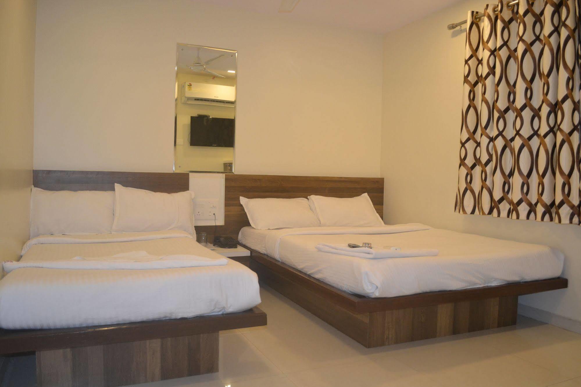Airport Metro Hotel Mumbai Eksteriør bilde